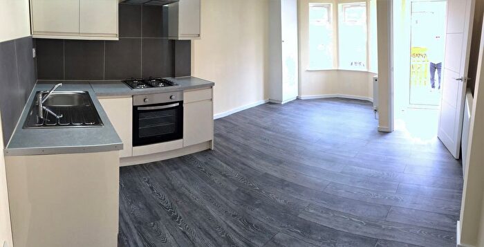 1 Bedroom Flat To Rent In Winchester Road, Chingford, E4