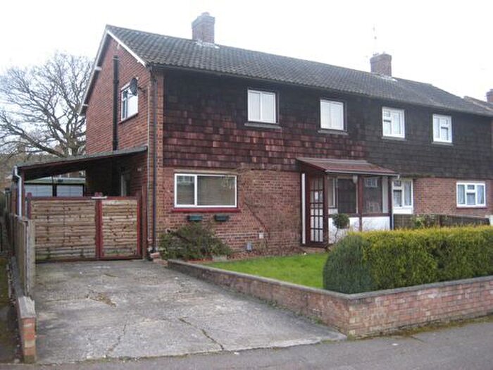 5 Bedroom Semi-Detached House To Rent In Cabell Road, Cabell Road, GU2