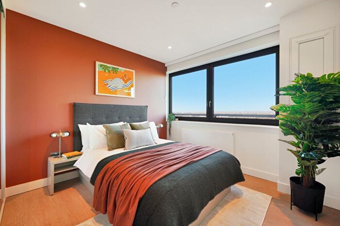 2 Bedroom Flat To Rent In Park Lane, Wembley, HA9