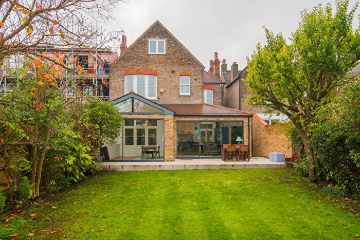 6 Bedroom Detached House To Rent In West Park Road, Richmond, TW9