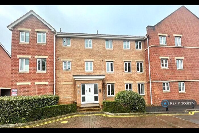 2 Bedroom Flat To Rent In Hedgers Close, Ashton, Bristol, BS3