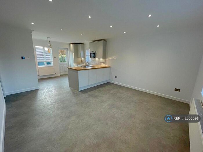 2 Bedroom Bungalow To Rent In Turnberry Drive, Woodhall Spa, LN10