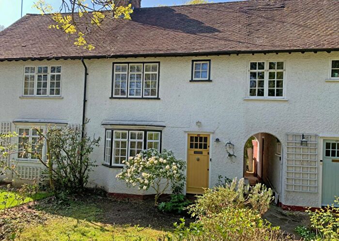 4 Bedroom Semi-Detached House For Sale In Oakwood Road, Hampstead Garden Suburb, NW11