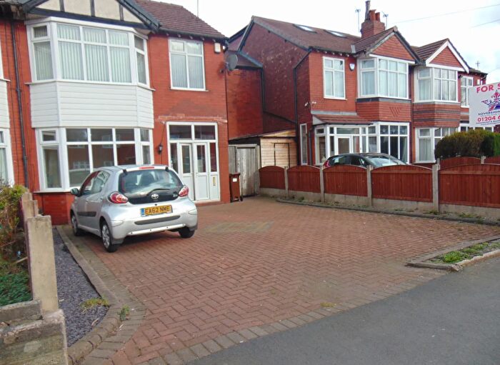 3 Bedroom Semi-Detached House For Sale In Dialstone Lane, Stockport, SK2