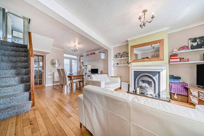 3 Bedroom Terraced House For Sale In Trafalgar Road, Gravesend, Kent, DA11