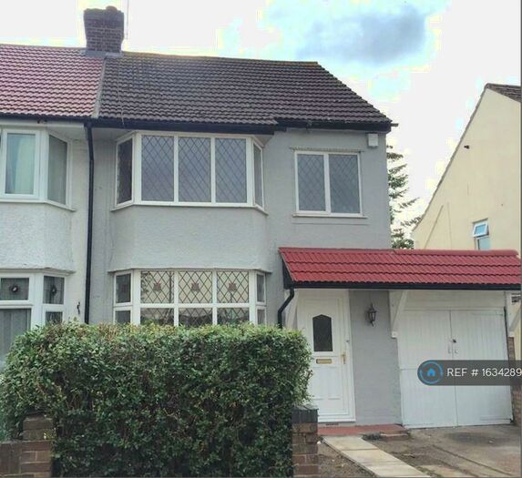 3 Bedroom Semi-Detached House To Rent In Ridgeway Avenue, Dunstable, LU5
