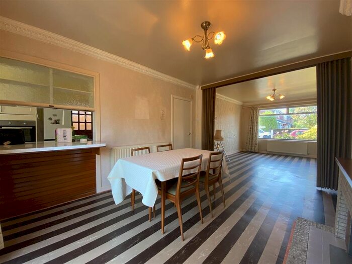 3 Bedroom Semi-Detached House For Sale In Millcroft, Crosby, Liverpool, L23
