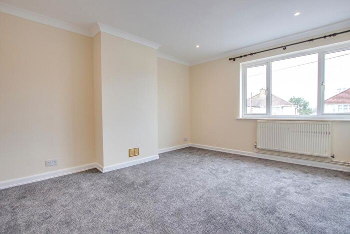 2 Bedroom Flat To Rent In Butts Road, Sholing, SO19