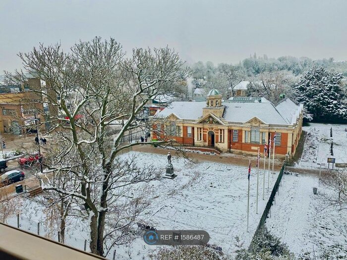 2 Bedroom Flat To Rent In Copperhouse Green, Dartford, DA1