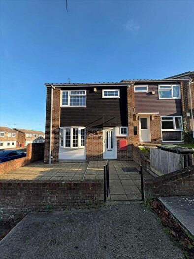 4 Bedroom End Of Terrace House To Rent In Ilfield Way, Gravesend, DA12