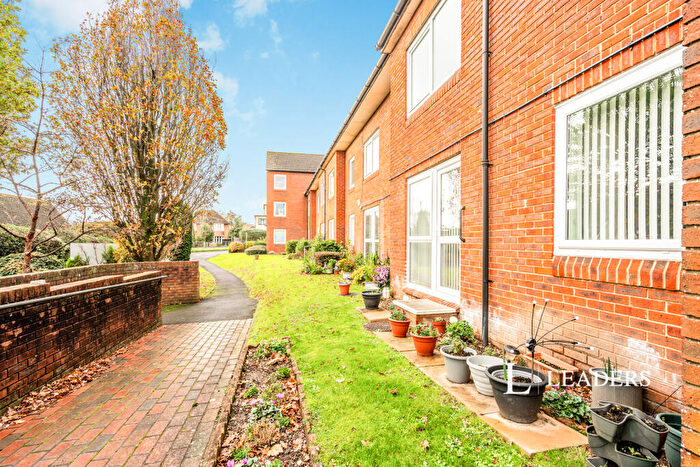 1 Bedroom Flat To Rent In Hulbert Road, Waterlooville, Hampshire, PO7