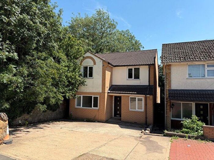 4 Bedroom Property To Rent In Boughton Green Road, Northampton, NN2
