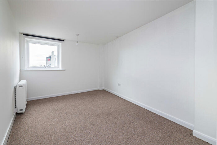 1 Bedroom Flat To Rent In Trivett Square, Nottingham, Nottinghamshire, NG1