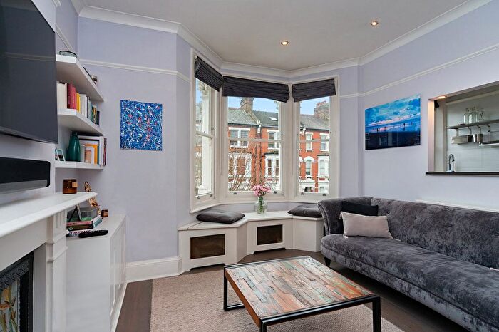 2 Bedroom Flat To Rent In Dunster Gardens, London, NW6