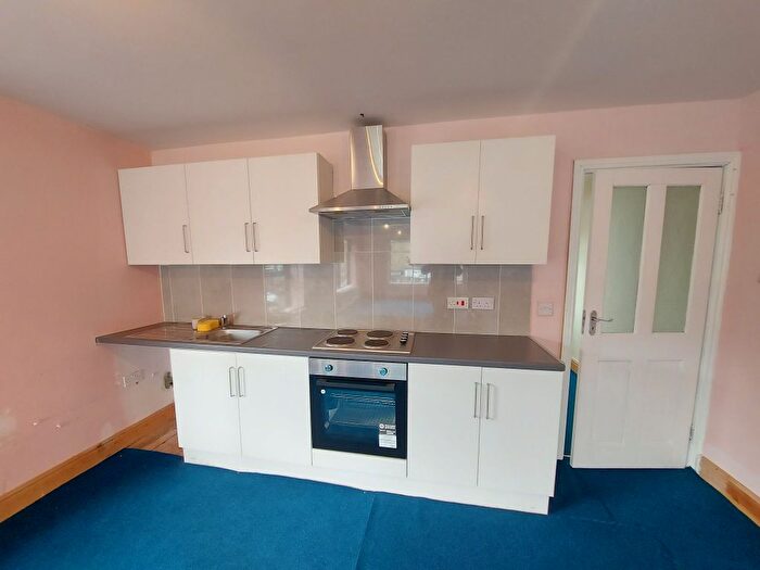 Property To Rent In White Abbey Road, Bradford, BD8