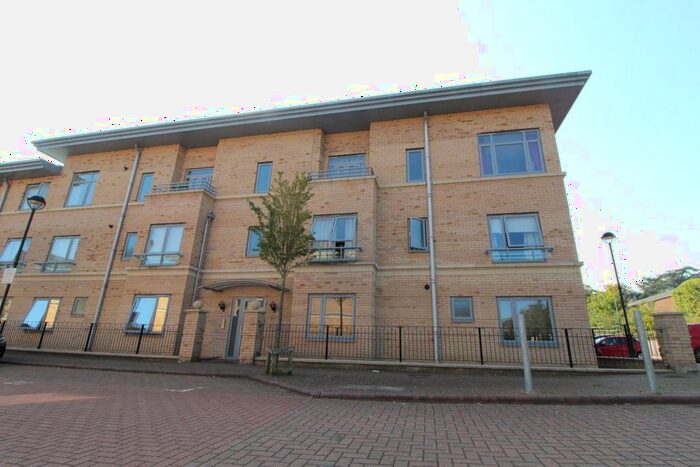 2 Bedroom Flat To Rent In Robinson Street, Bletchley, Milton Keynes, MK3