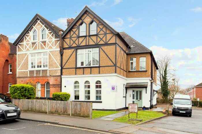 1 Bedroom Flat To Rent In Cranes Park, Surbiton, KT5