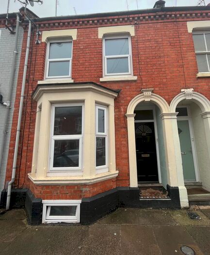 3 Bedroom House To Rent In Ivy Road, Northampton, NN1