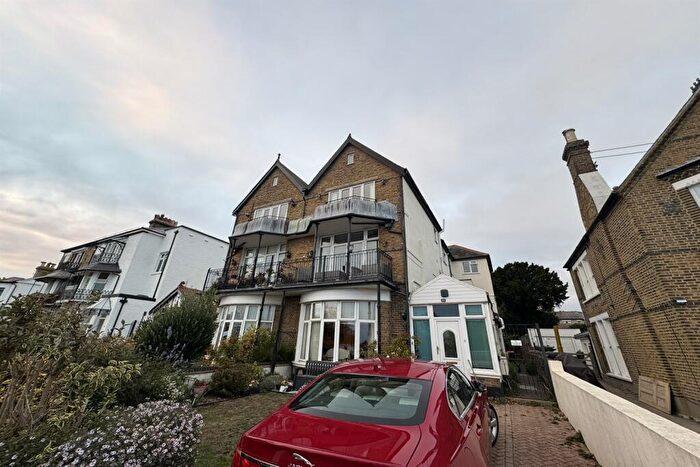 2 Bedroom Flat To Rent In Clifftown Parade, SS1