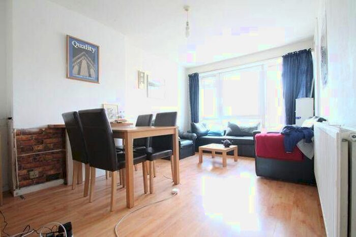 4 Bedroom Flat To Rent In Gateway, Walworth Road, London SE17