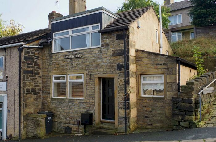 1 Bedroom Terraced House To Rent In Savile Park Street, Halifax, HX1
