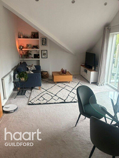 2 Bedroom Flat To Rent In Weydown Road, Haslemere, GU27