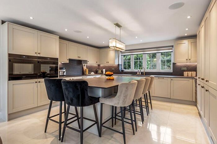 4 Bedroom Detached House For Sale In Tolmers Road, Cuffley, EN6