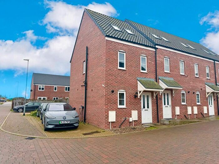 3 Bedroom End Of Terrace House For Sale In Marler Close, Bradwell, Great Yarmouth, NR31