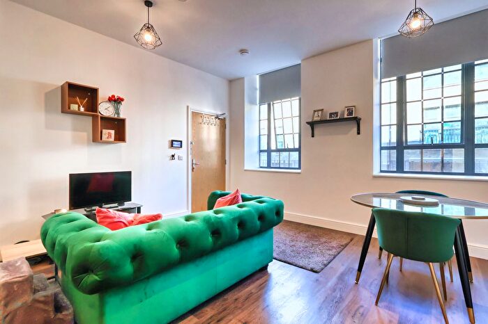 Studio For Sale In Leigh Street, High Wycombe, Buckinghamshire, HP11