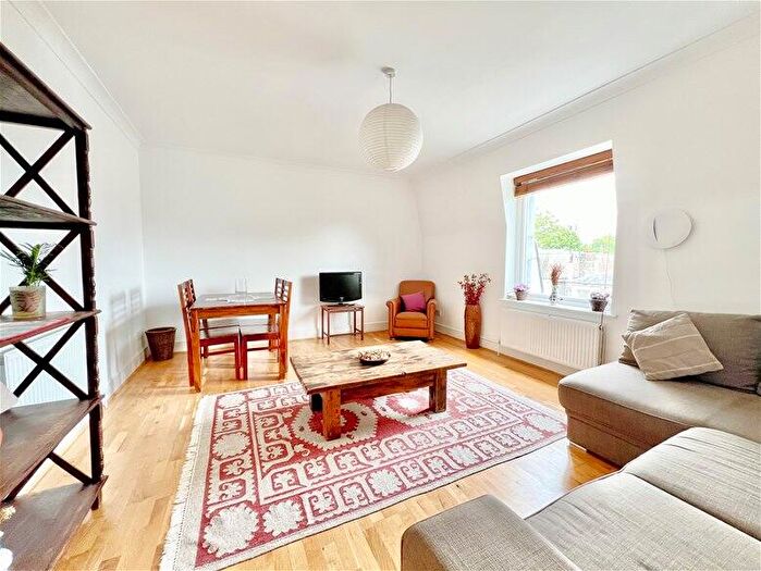 1 Bedroom Flat For Sale In Adamson Road, Belsize Park, NW3