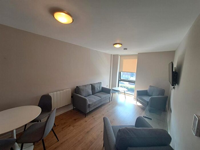 2 Bedroom Flat To Rent In Jesse Hartley Way, Liverpool, L3