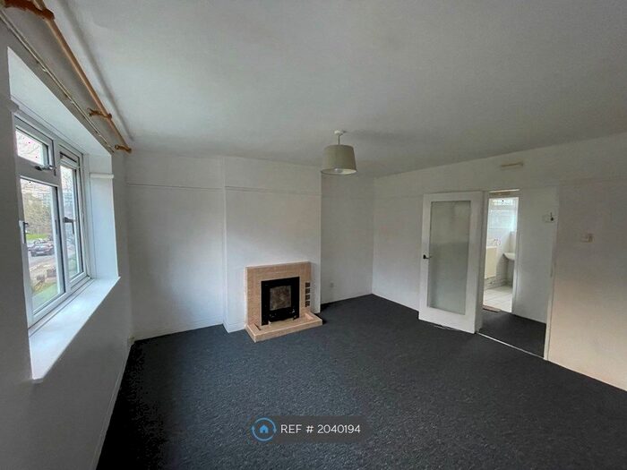 1 Bedroom Flat To Rent In Ravens Way, London, SE12