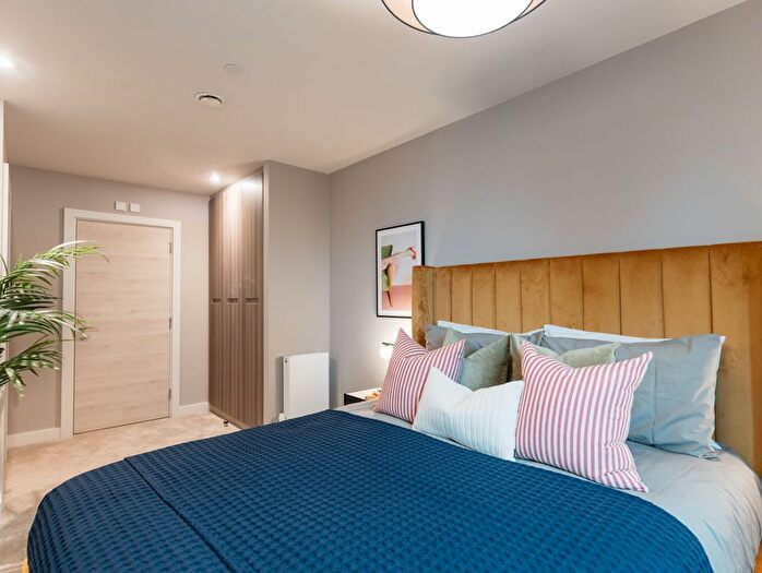 2 Bedroom Flat To Rent In New York Square, Quarry Hill, Leeds, LS2