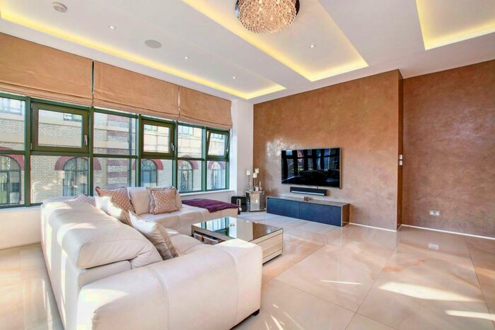 3 Bedroom Flat To Rent In Somerville Avenue, Castelnau, London, SW13