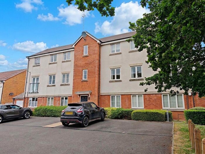 2 Bedroom Flat For Sale In Anson Avenue, Calne, SN11