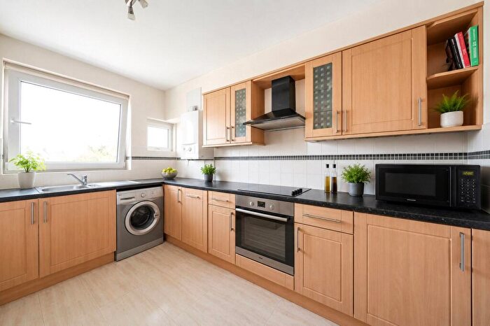 2 Bedroom Apartment For Sale In Bayham Street, London, NW1