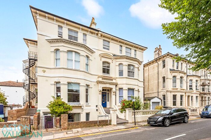 1 Bedroom Flat For Sale In Albert Road, Brighton, East Sussex, BN1