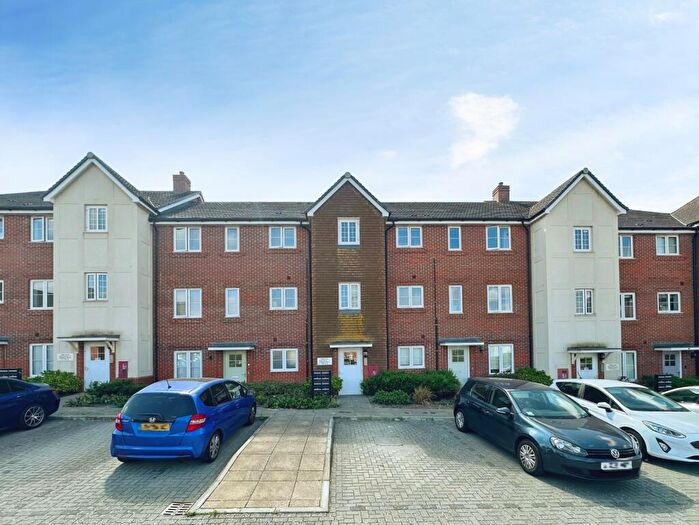 1 Bedroom Flat For Sale In Jubilee Drive, Church Crookham, Fleet, Hampshire, GU52