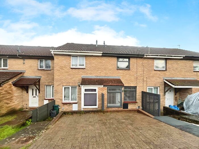 2 Bedroom Property To Rent In Marloes Close, Barry, CF62