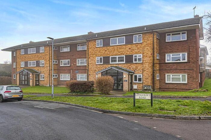 2 Bedroom Flat For Sale In Rickmansworth, Hertfordshire, WD3