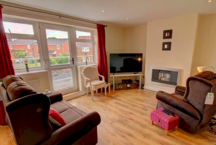 2 Bedroom Flat To Rent In Chestnut Avenue, Belper, DE56