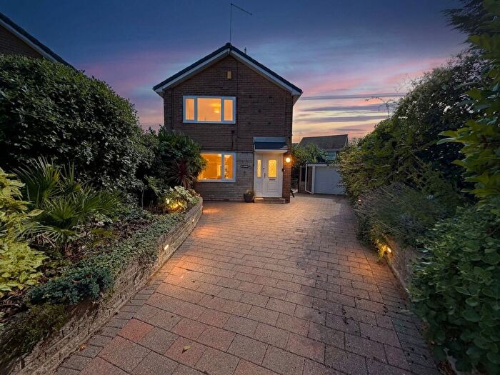 3 Bedroom Detached House For Sale In Charnwood Grove, Kimberworth, S61
