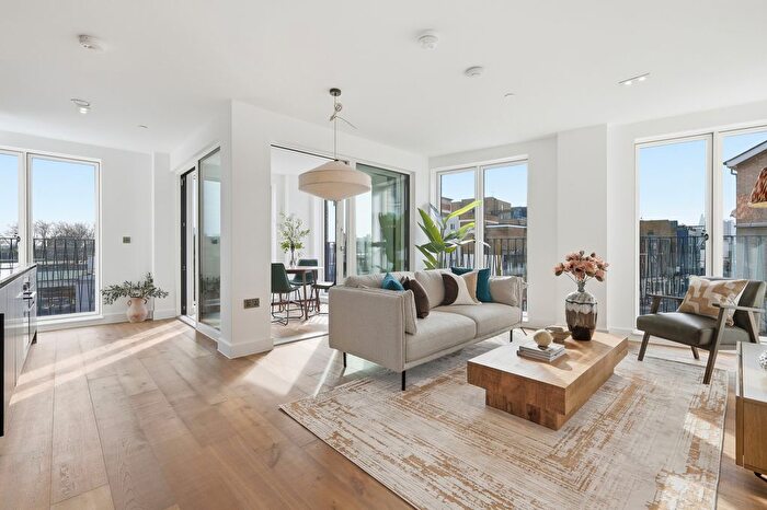 2 Bedroom Flat To Rent In White Horse Road, London, E1