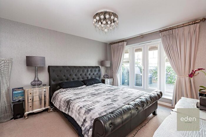 5 Bedroom Detached House For Sale In Whitby Close, Snodland, ME6