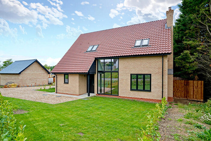 4 Bedroom Detached House For Sale In Thrapston Road, Ellington, PE28