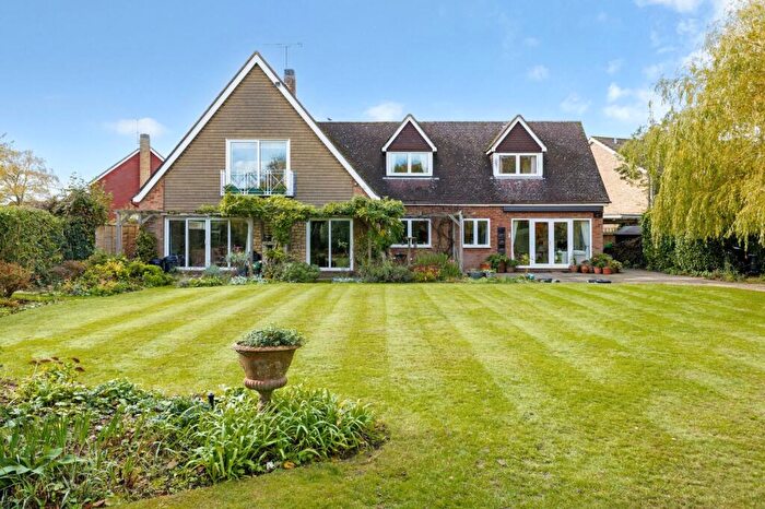 4 Bedroom Detached House For Sale In Poynings Close, Harpenden, Hertfordshire, AL5