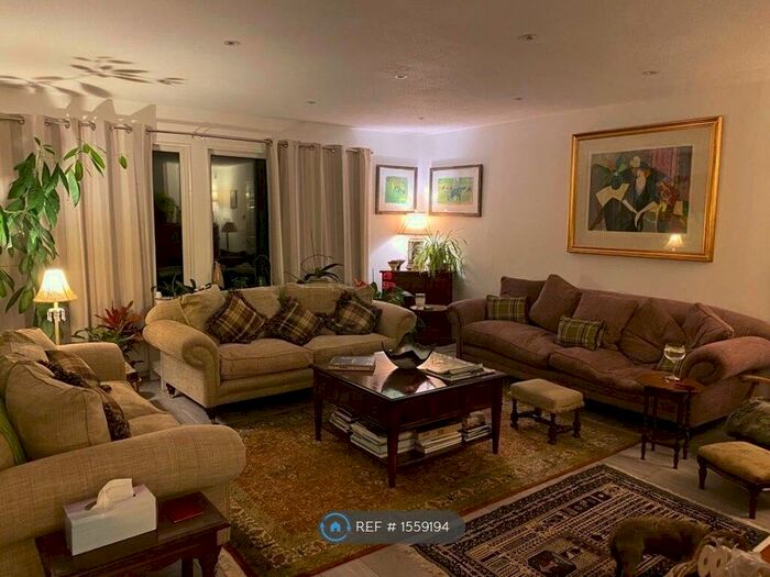 3 Bedroom Bungalow To Rent In Rossway, Berkhamsted, HP4