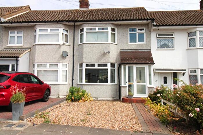 3 Bedroom Terraced House For Sale In Stour Way, Upminster, Essex, RM14