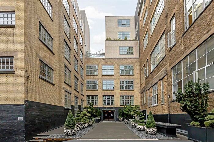 3 Bedroom Flat To Rent In Marshall Street, Fitzrovia Amp; Covent Garden, W1F