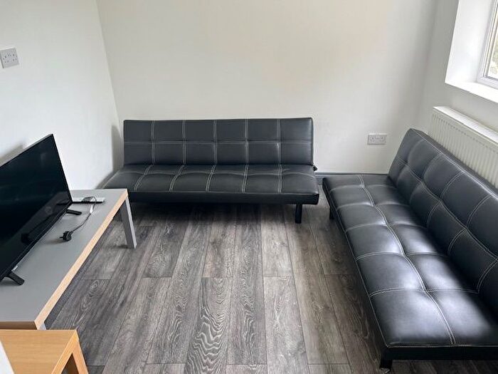 4 Bedroom Flat To Rent In Mirador Crescent, Swansea, SA2
